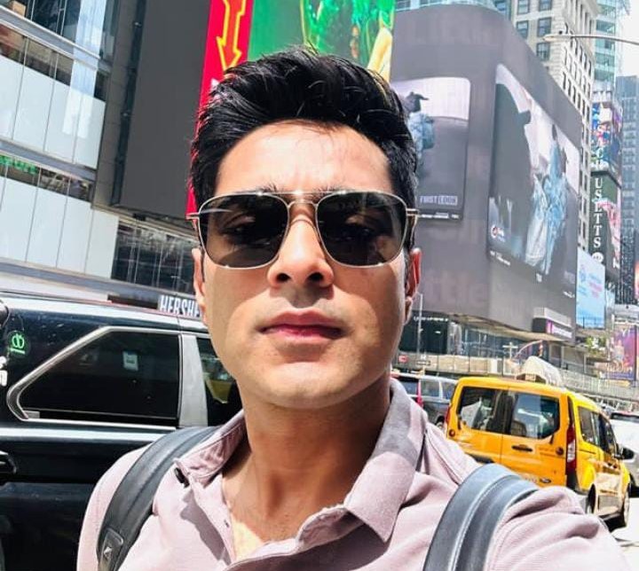 First a selfie from NYC and then a long post slamming ED; What is Abhishek Banerjee indicating ?